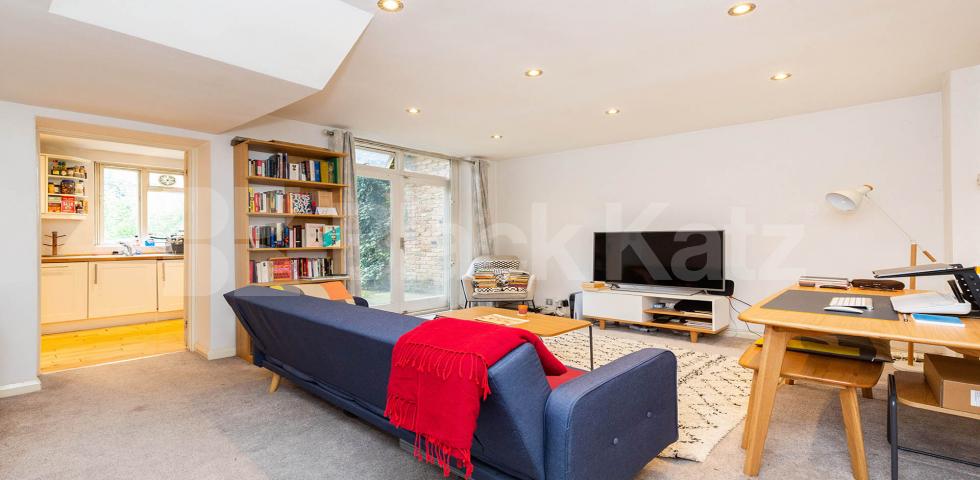 Stunning spacious one bed in Camden with a modern kitchen and bathroom Stratford Villas, Camden Square